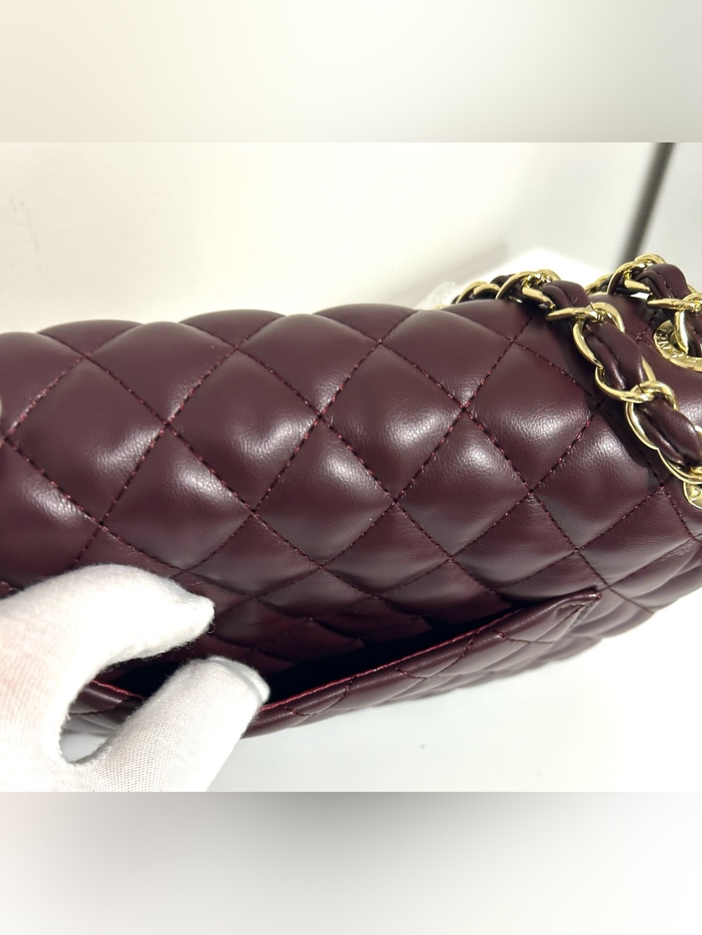 Quilted Medium Size Shoulder Bag - Picture 15 of 16